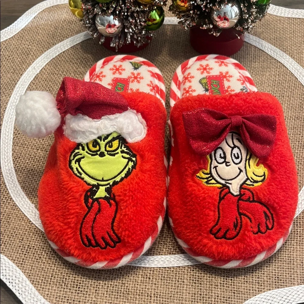 Dr. Seuss Grinch & Cindy Lou Who Slippers - Youth Size 9-10
